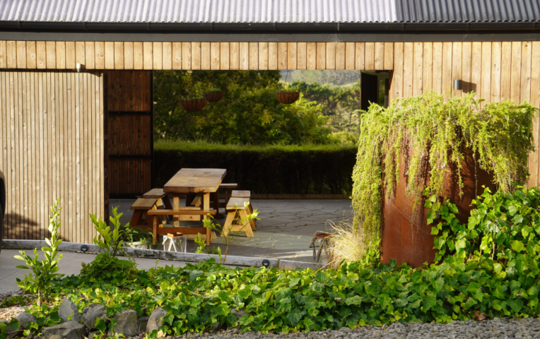 04 Good from scratch Rustic Cedar