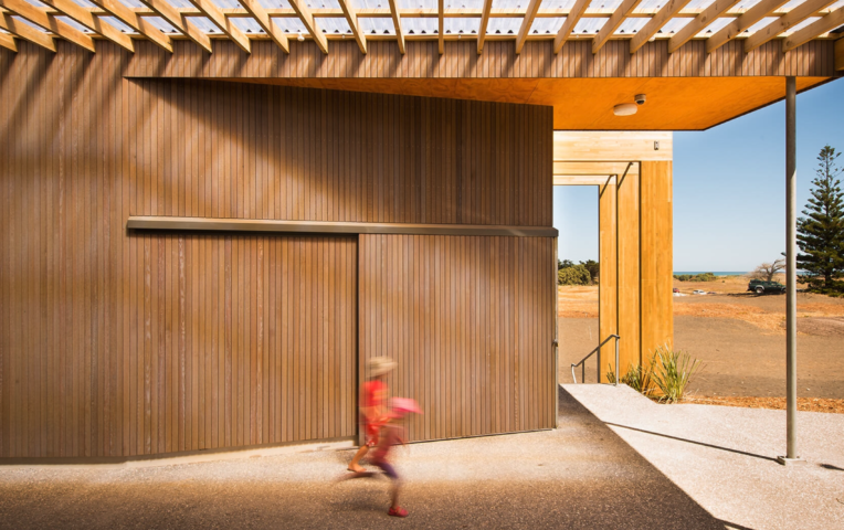 VC Muriwai Surf Club 6 Large